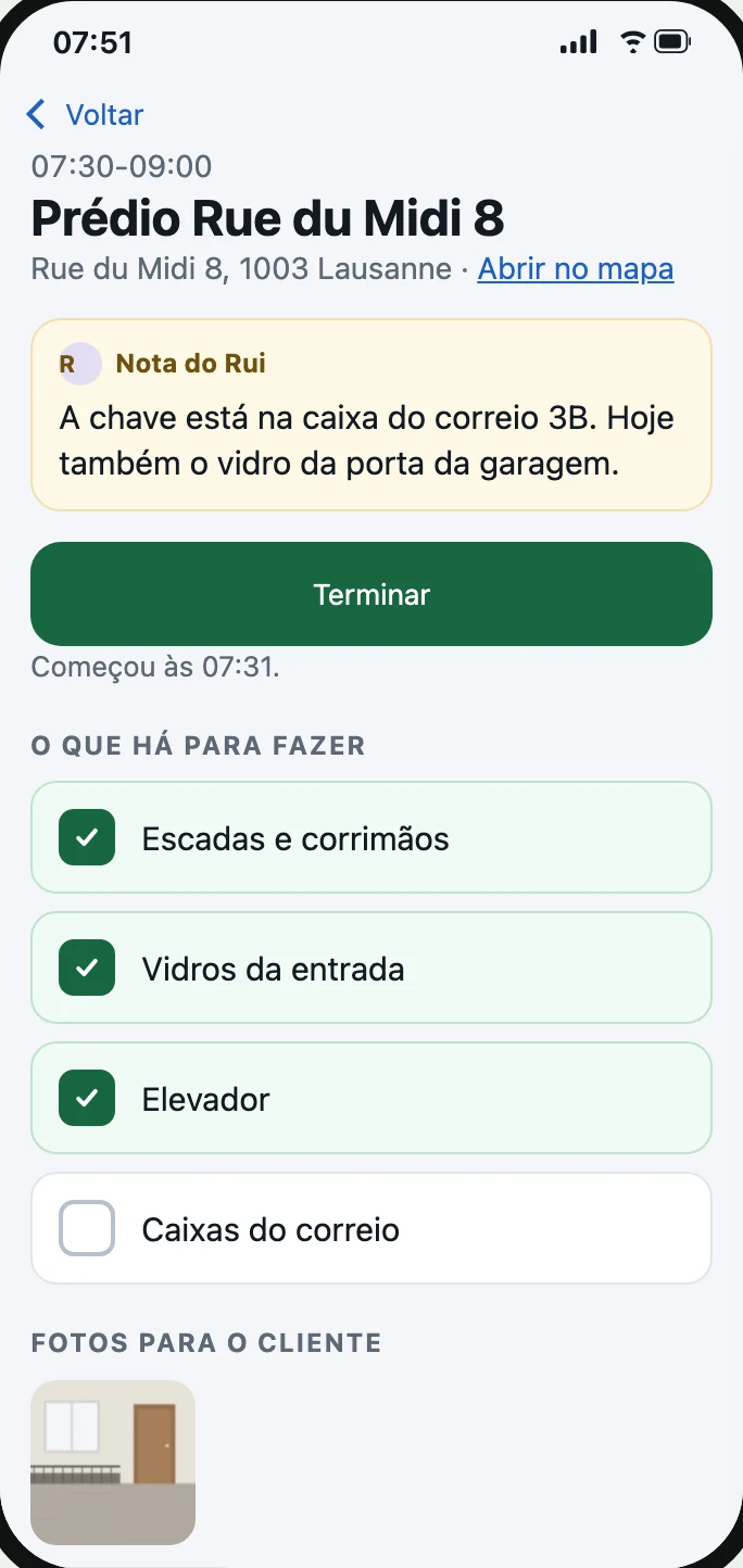 App de uma empresa de limpezas: o trabalho da manhã, com a nota do patrão, a lista de tarefas marcada e uma foto